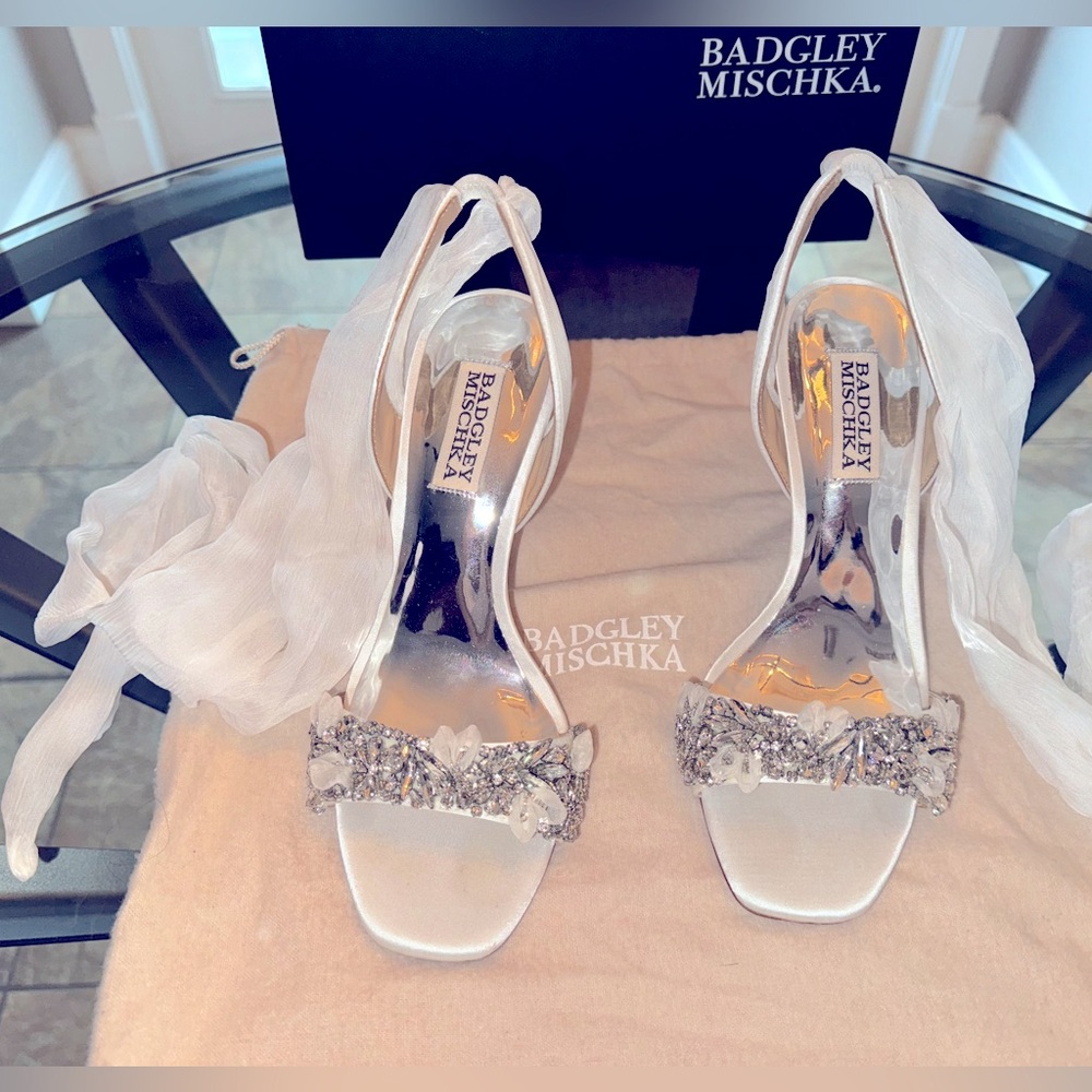 Badgley Mischka Collection Bobby Sandal
